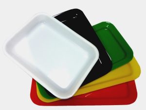 Read more about the article Plates, Bowls, and Trays in Acrylic: Elegance and Functionality